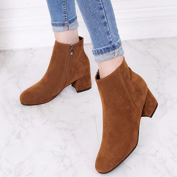Botines de mujer - Punta de aguja y tacón bloque