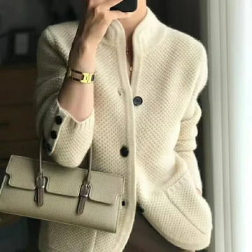 Cardigan da donna in maglia accogliente con collo alto - Chiusura frontale elegante con bottoni