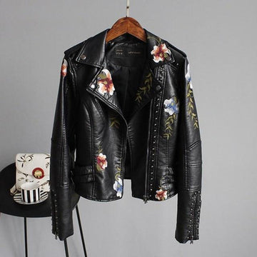Chaqueta de Mujer en Piel Negra - Estilo Biker con Bordados Florales y Tachuelas