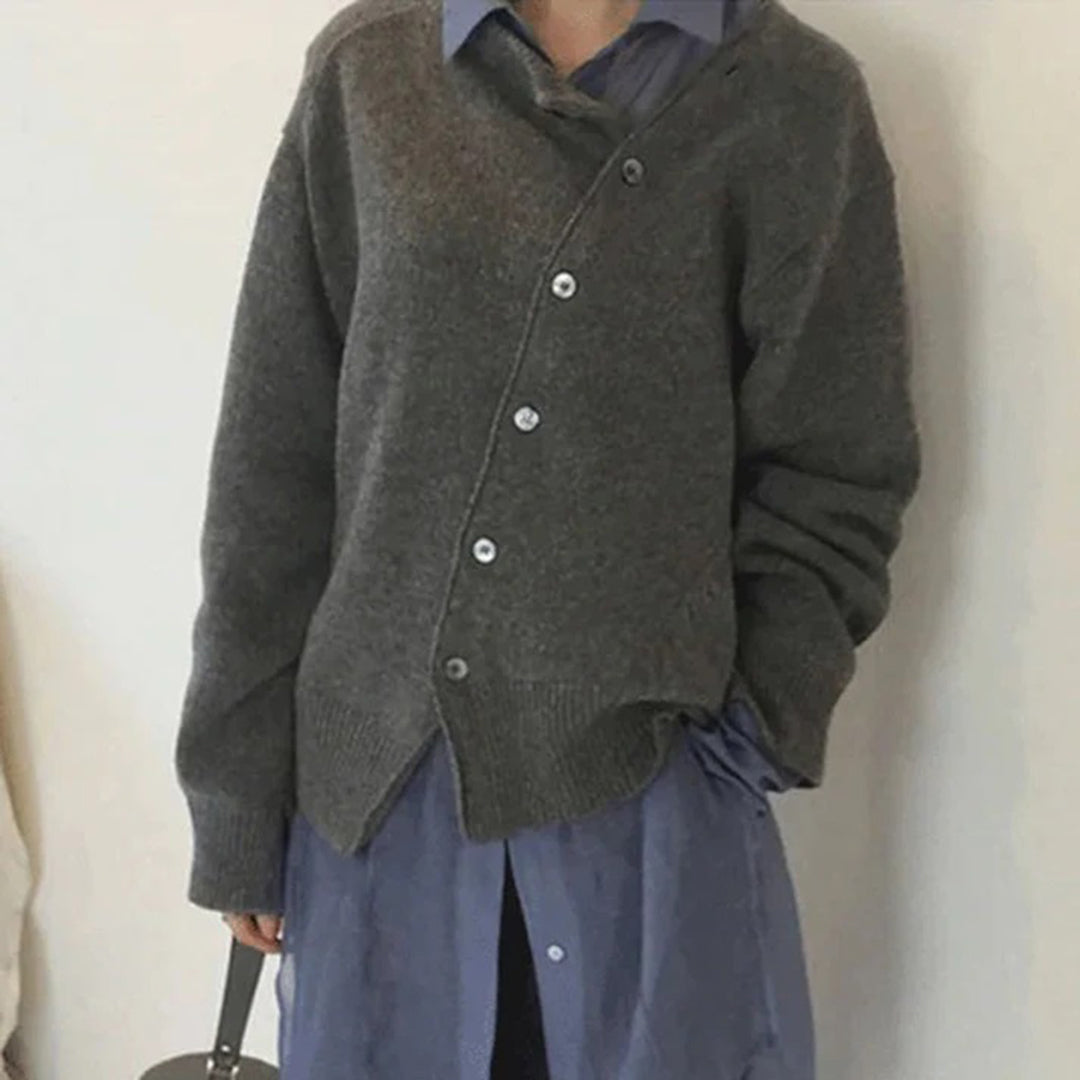 Cardigan da Donna in Maglia Comoda – Design con Bottoni Asimmetrici