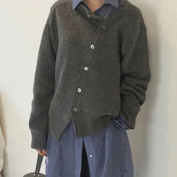 Cardigan da Donna in Maglia Comoda – Design con Bottoni Asimmetrici