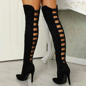 Botas hasta la rodilla para mujer – con recortes, correas y tacón de aguja alto