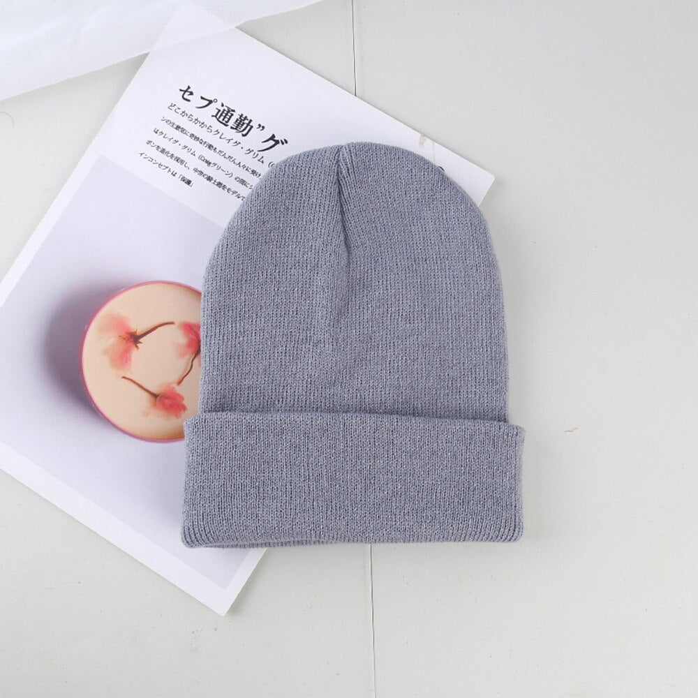 Gorra Unisex - Vuelta Doblada y Diseño de Punto