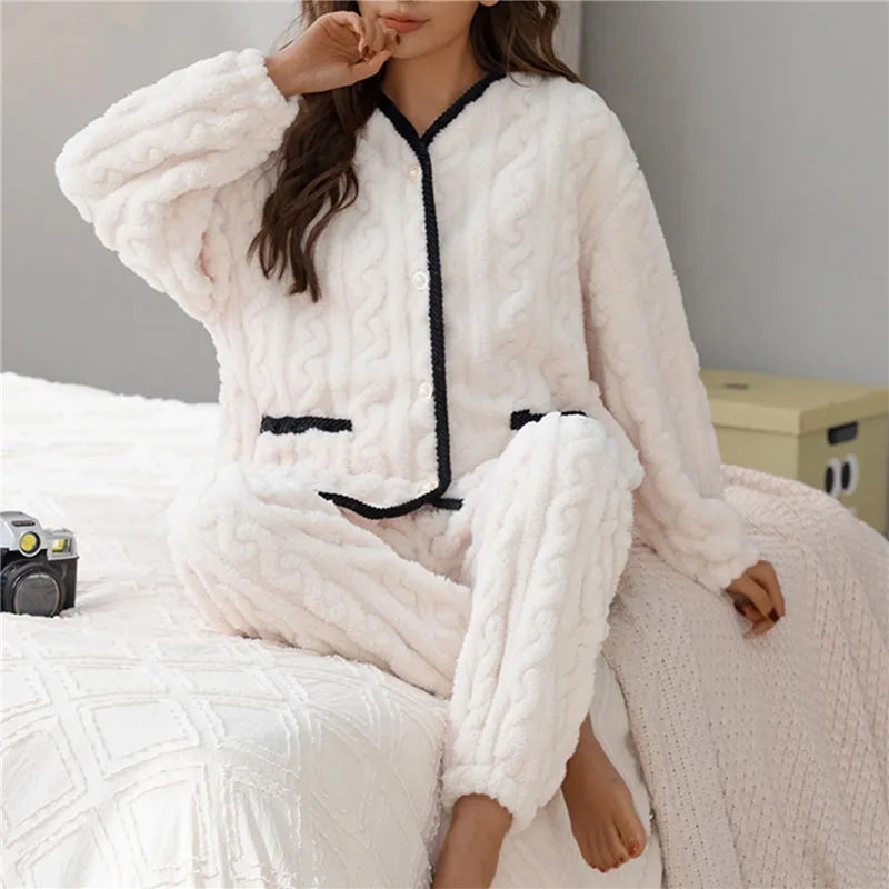 Conjunto de pijama para mujer blanco - tejido a punto y de dos piezas